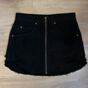 CARMAR black denim skirt size 28 NEW WITHOUT TAGS